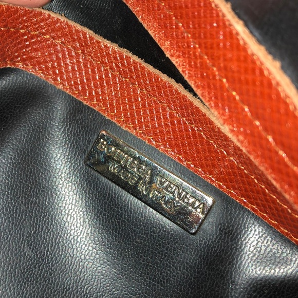 Bottega Veneta Marco Polo Leather Crossbody Bag - Picture 6 of 8